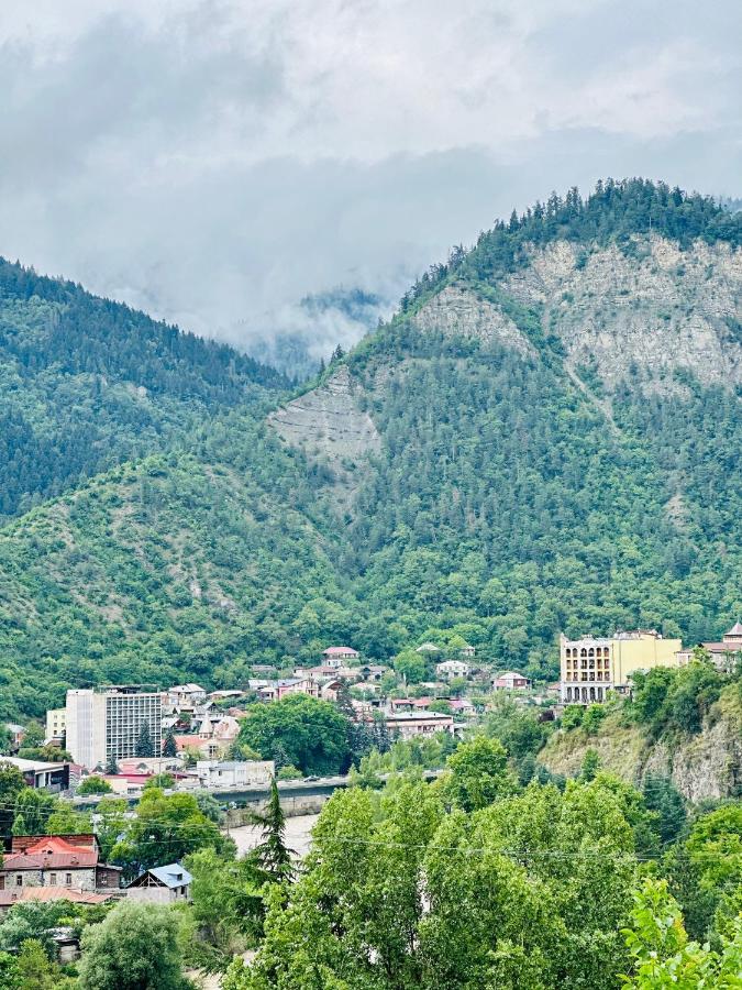 Woodland Borjomi Hotell Exteriör bild